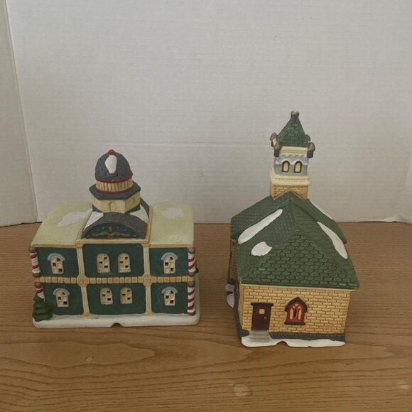 Grandeur Noel Snow Flake Village Church and Museum Christmas Hand Painted 1994 - Picture 4 of 14